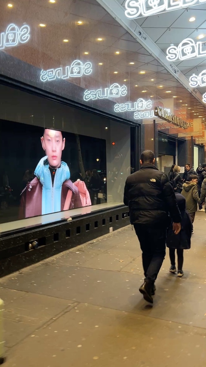 Bosideng AREAL digital window installation along Galeries Lafayette
