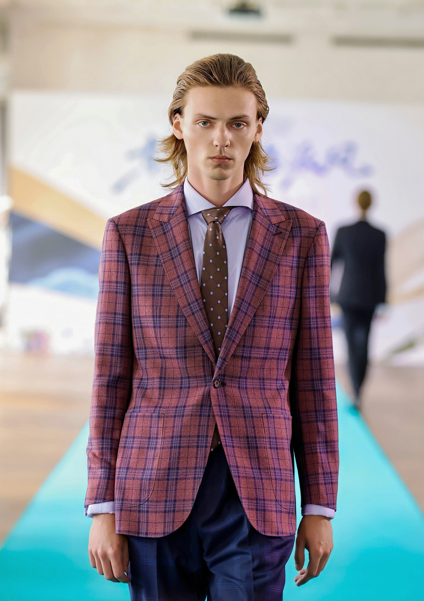 Peromon tailored runway look