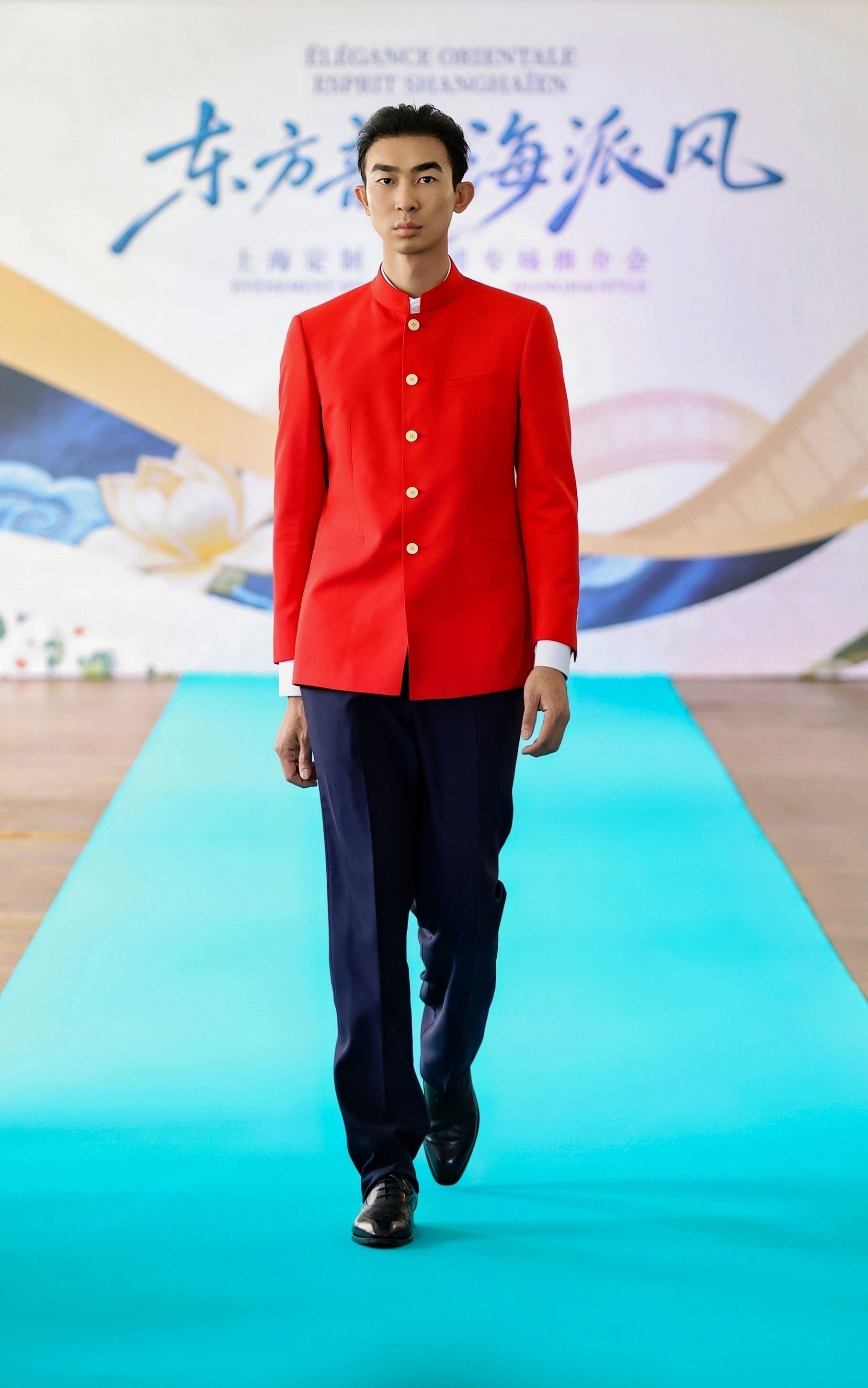 Peromon red tailored runway look