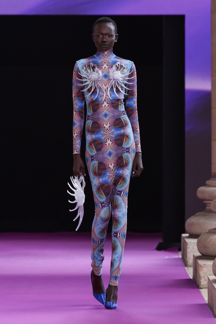 HENGDI WANG multicolour runway look