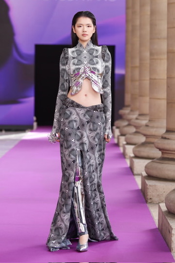 HENGDI WANG silver runway look