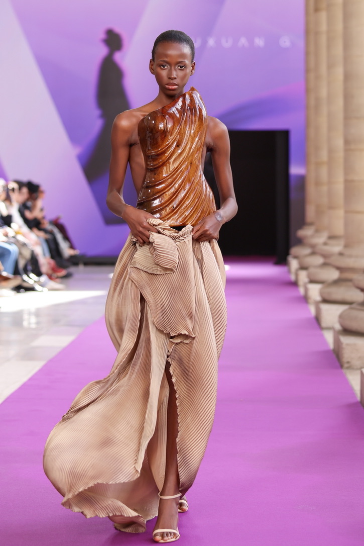 SHUXUAN G bronze sculptural runway look